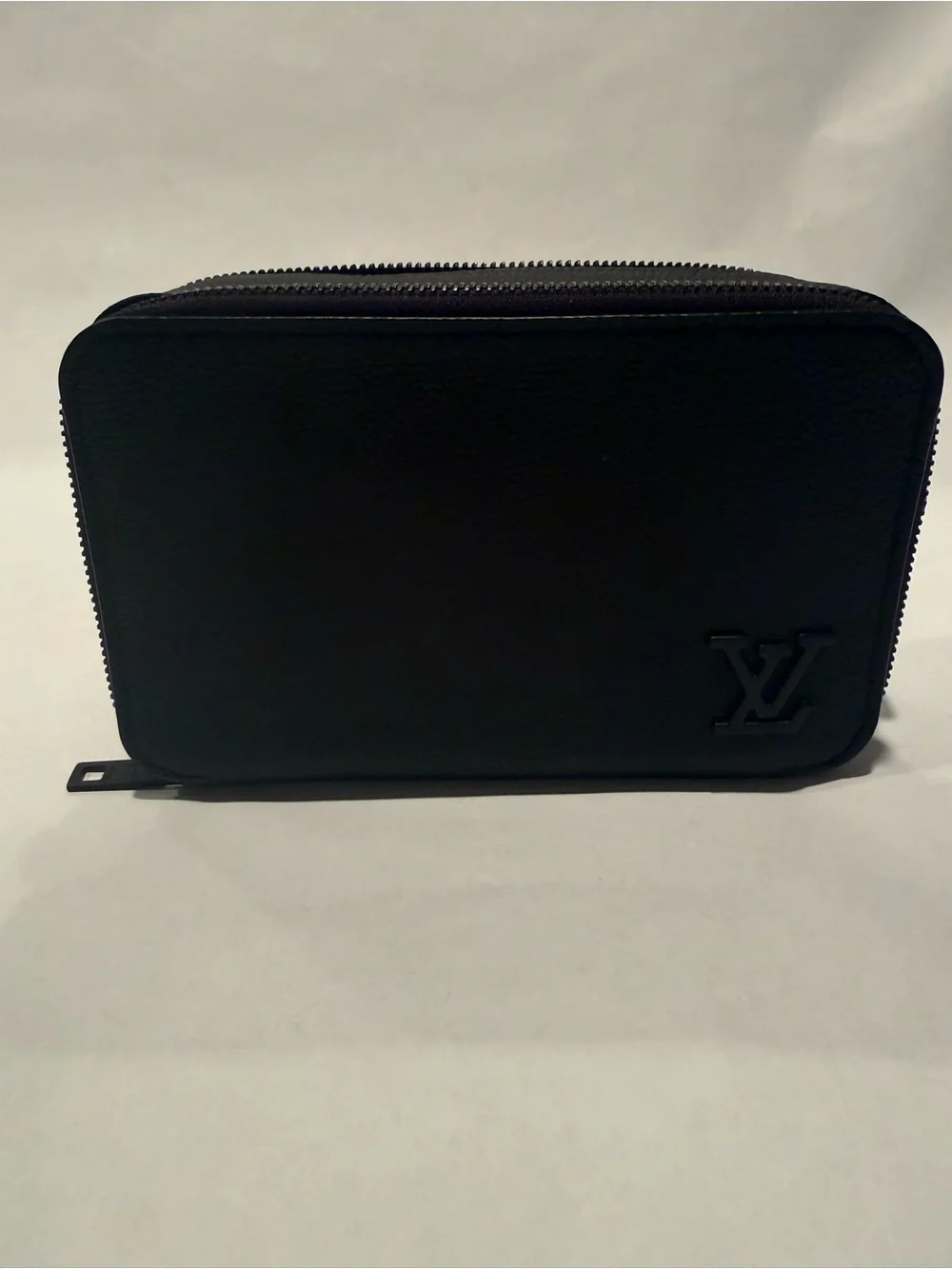 Louis Vuitton Black Men's Leather wearable wallet Aerogram